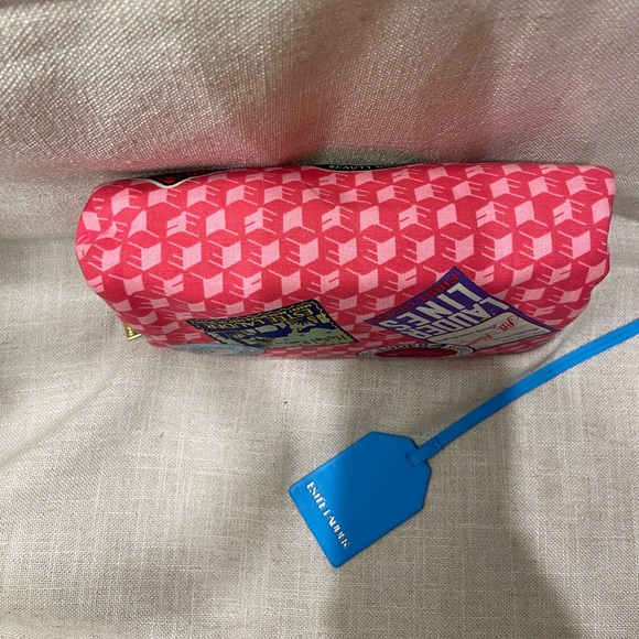 NWOT Estée Lauder Pink Makeup Bag - Picture 3 of 8